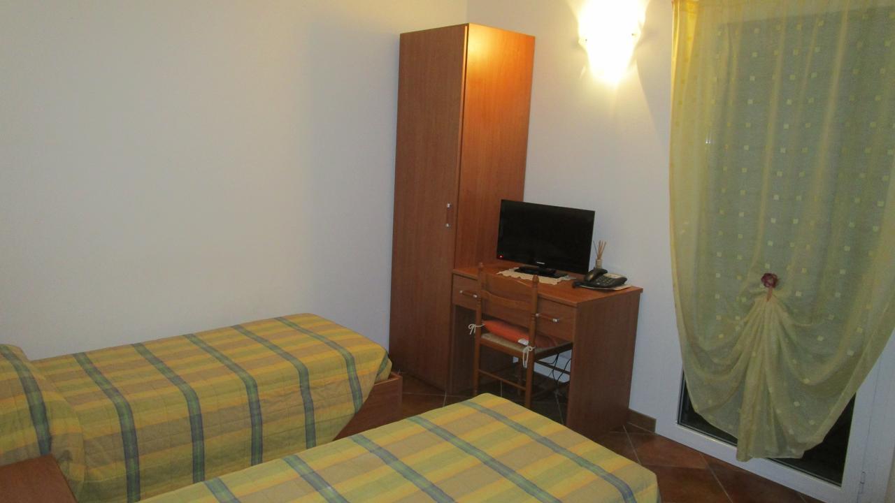 Hotel Al Castello Artegna Zimmer foto